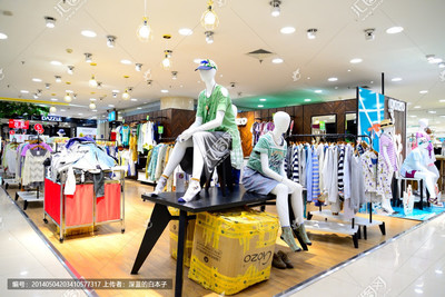无声的推销员 服装专卖场模特展示艺术